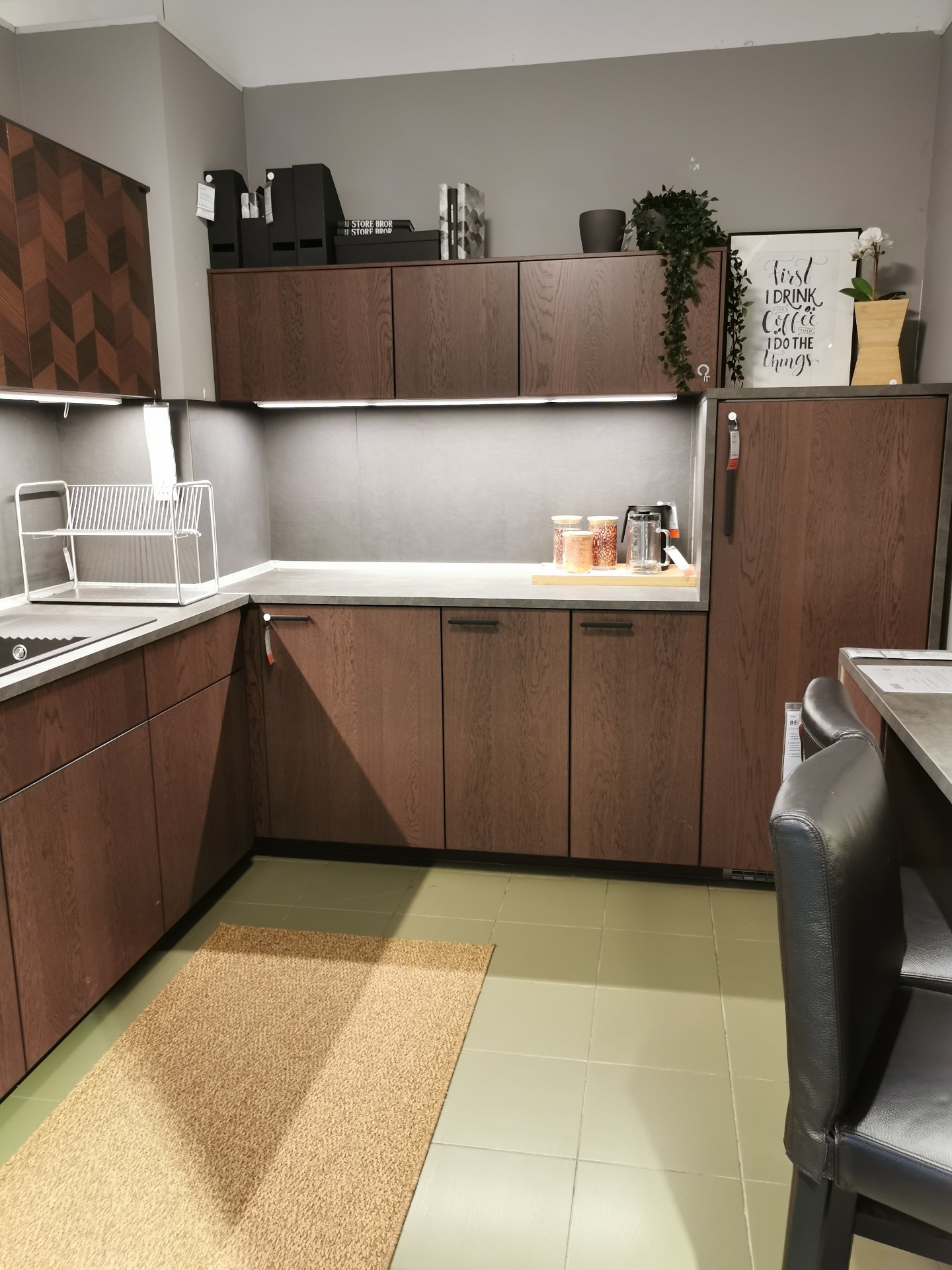 Designing A Modern And Elegant Kitchen With IKEA Hasslarp And Sinarp designing-a-modern-and-elegant-kitchen-with-ikea-hasslarp-and-sinarp